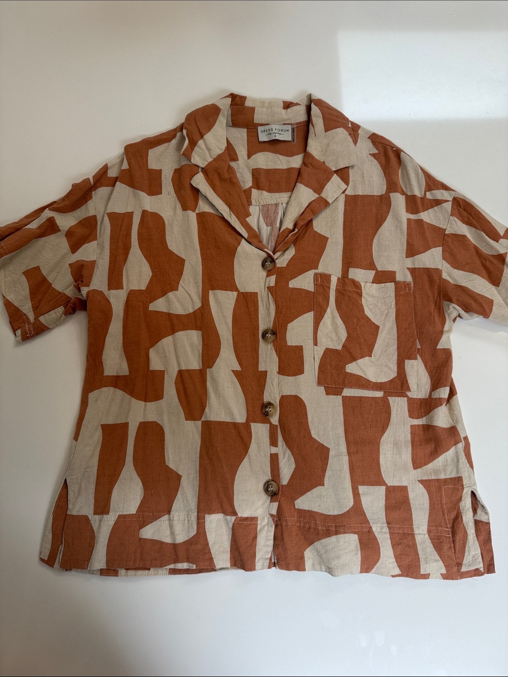 Dress Forum Rust and Cream Abstract Short-Sleeve Button Down